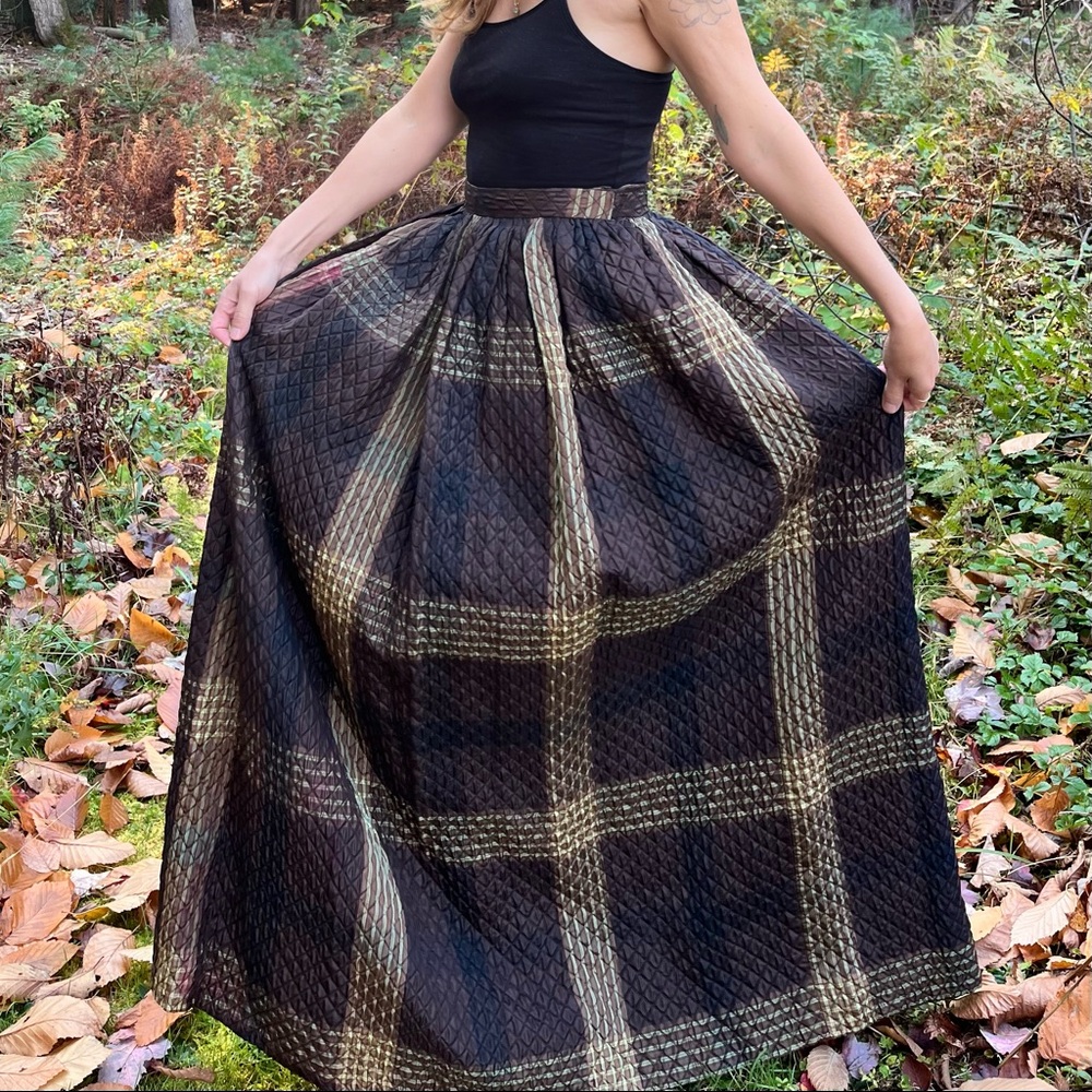 Vintage 1970’s Oscar De La Renta floor length ballgown skirt size 6/8
